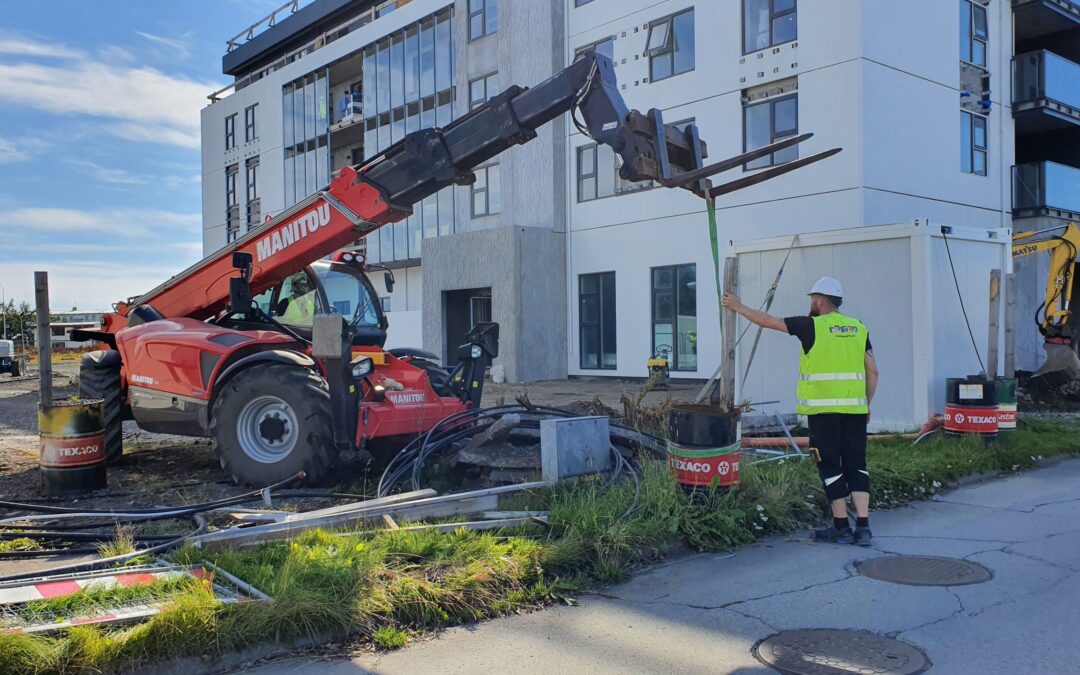 Afhending fyrstu íbúða á Dalbraut